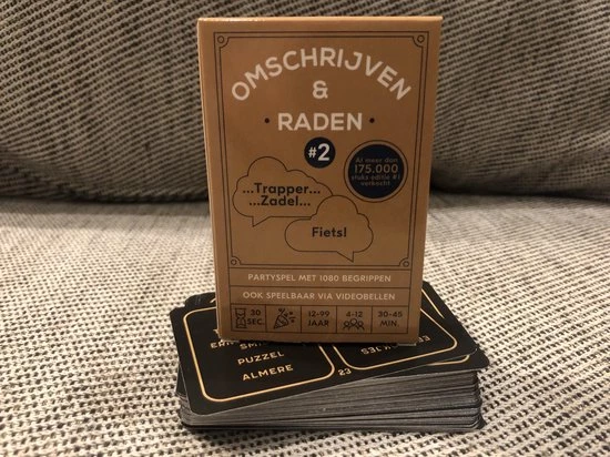 Merkloos Omschrijven & Raden #2 - Kaartspel - Pocketformaat Partyspel Geschikt Voor Grote Groepen (1080 Begrippen !) - Black Friday Deal - Schoencadeautje Of In Kerstpakket 5 Merkloos Omschrijven & Raden #2 - Kaartspel - Pocketformaat Partyspel Geschikt Voor Grote Groepen (1080 Begrippen !) - Black Friday Deal - Schoencadeautje Of In Kerstpakket - Afbeelding 3