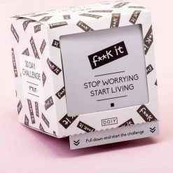 DOIY 30 Day Challenge - F**k It -kaartspellen Verkoopwinkel 550x484 3
