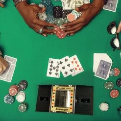 In Round Kaartschudmachine 2 Stuks Met Speelkaarten En Batterijen Kaartenschudmachine Kaartschudder Automatisch Automatische Kaartenschudder Elektrisch / Elektrische Schudmachine Card Shuffler Poker Voor Speelkaarten -kaartspellen Verkoopwinkel 550x541 3